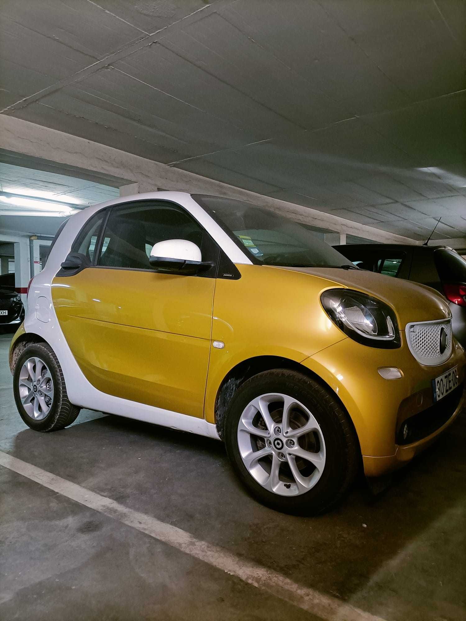 Smart ForTwo  Amarelo