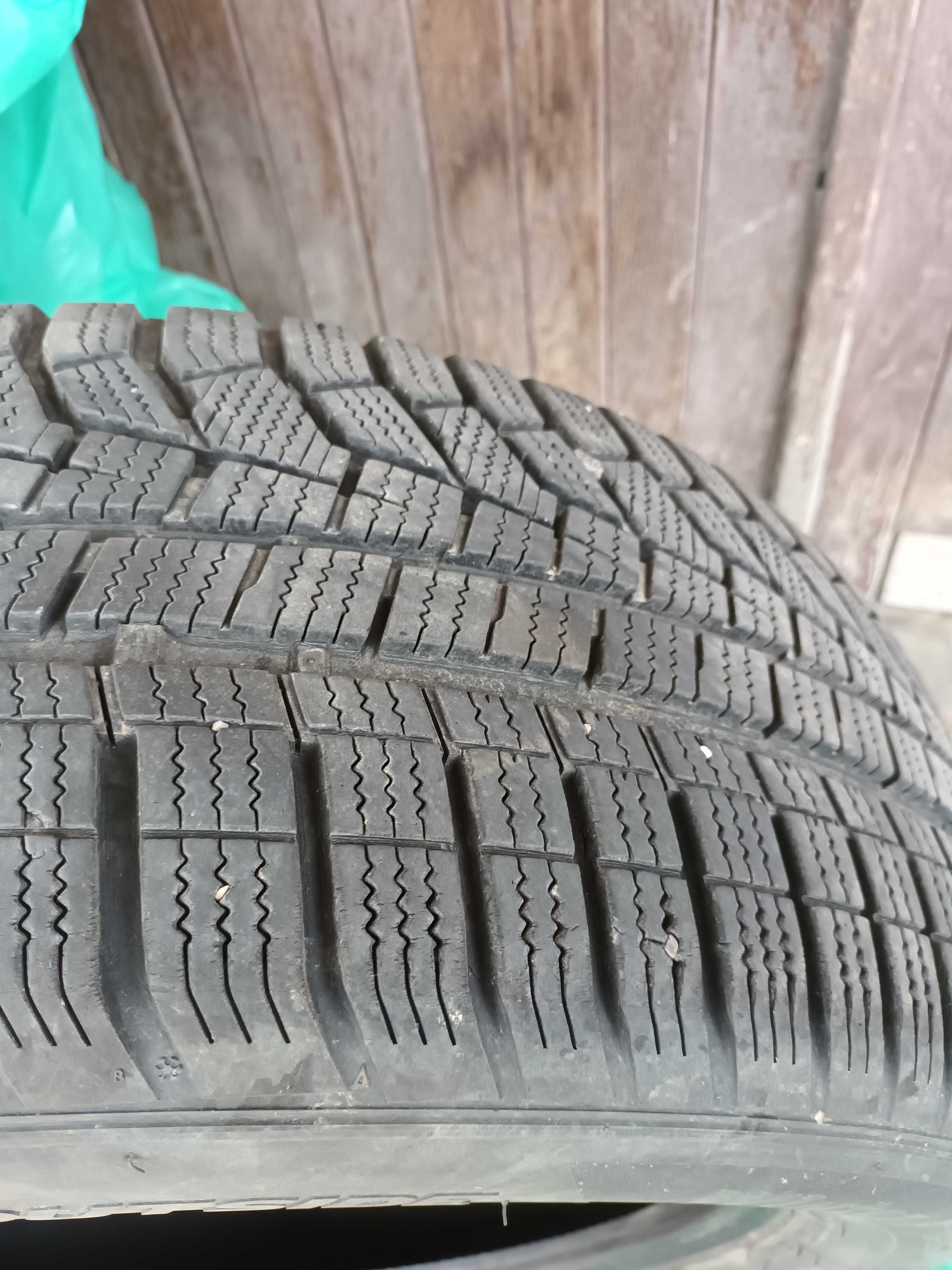 Opony zimowe hankook 4 szt. 225/60 R17