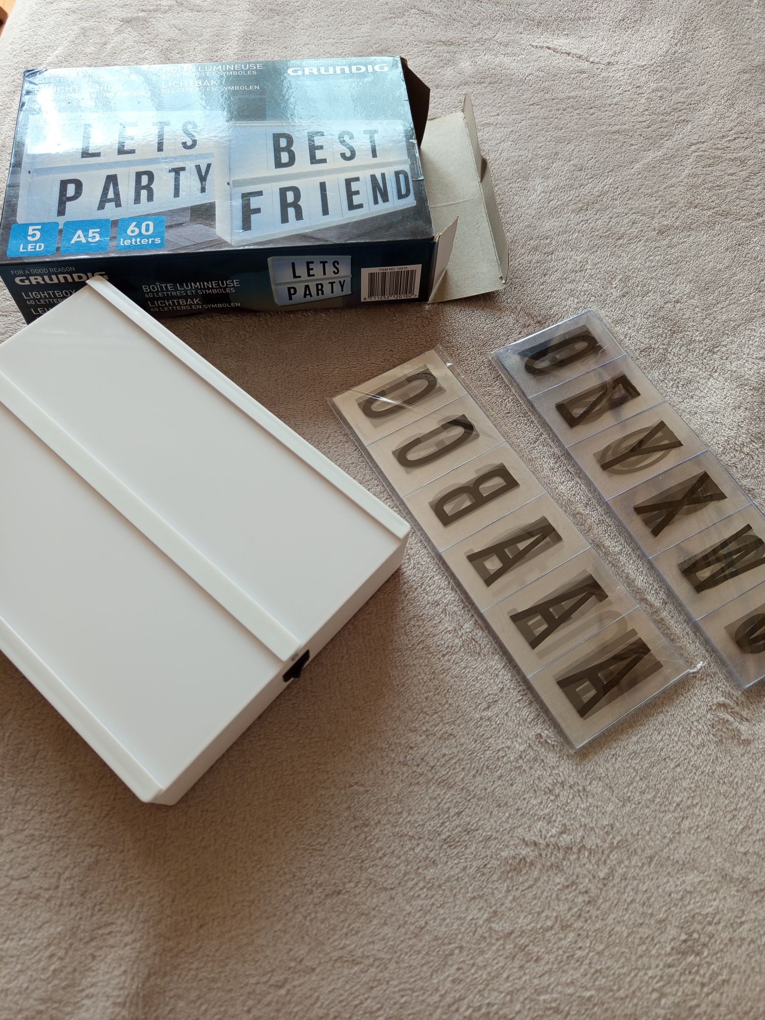 LED tablica Grundig