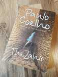 Paulo Coelho zahir po angielsku