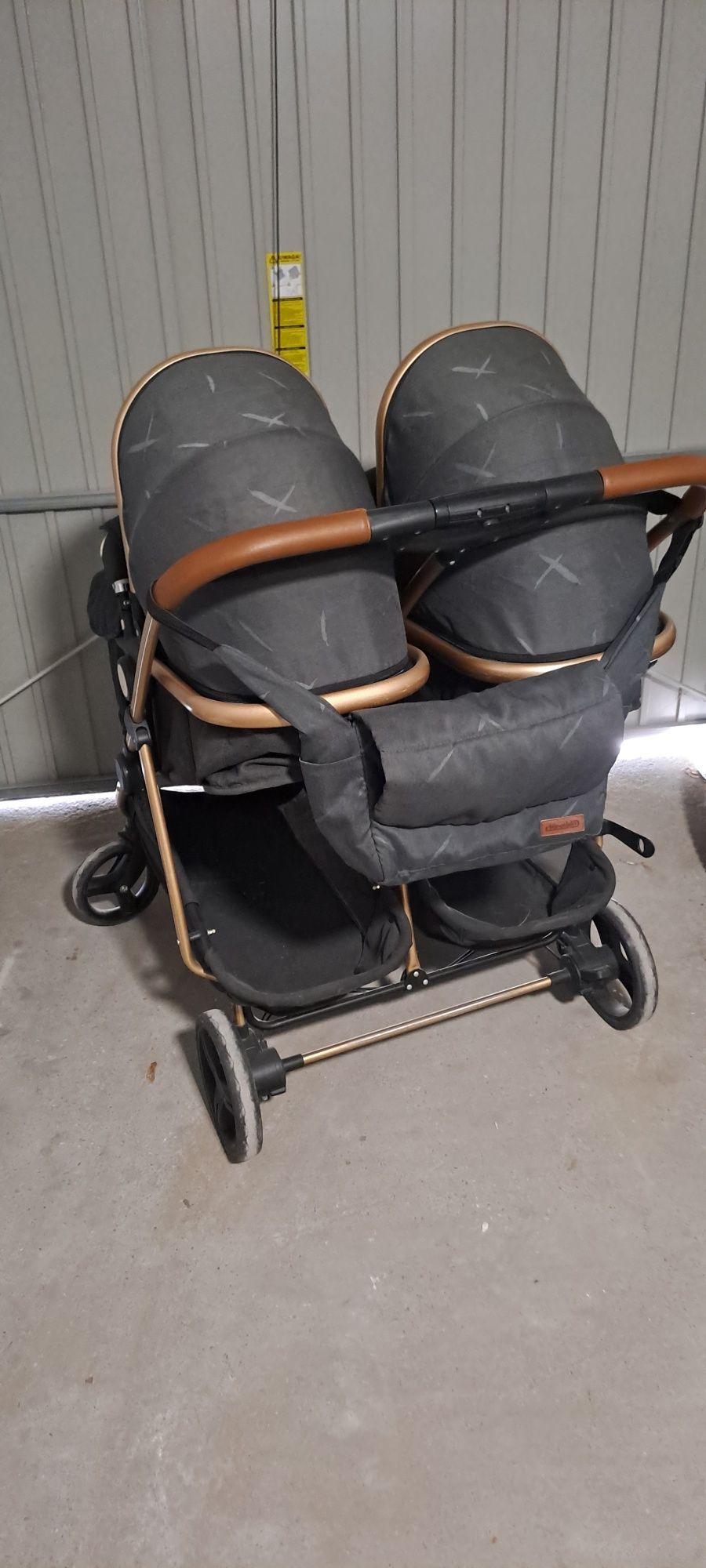 Wózek bliźniaczy/rok po roku Chipolino Duo Smart