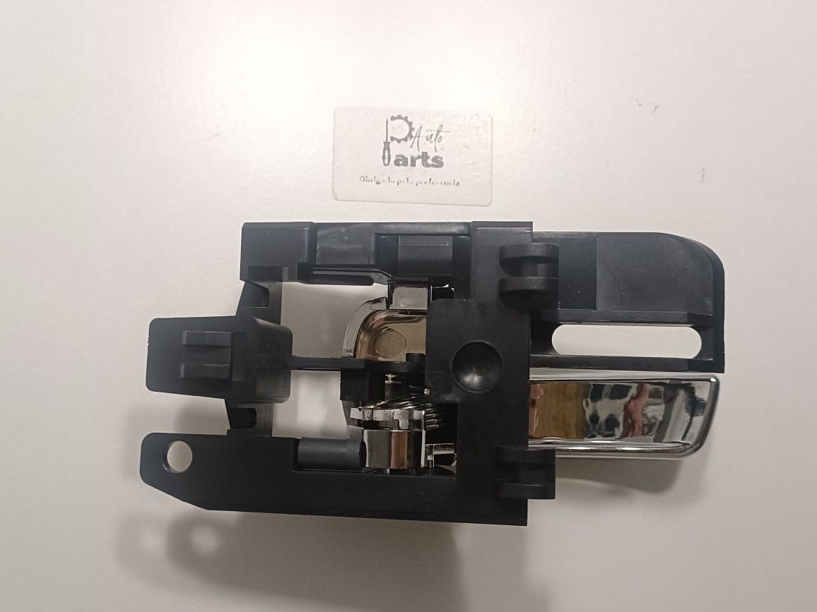 Puxador de porta interior esquerdo Nissan Qashqai