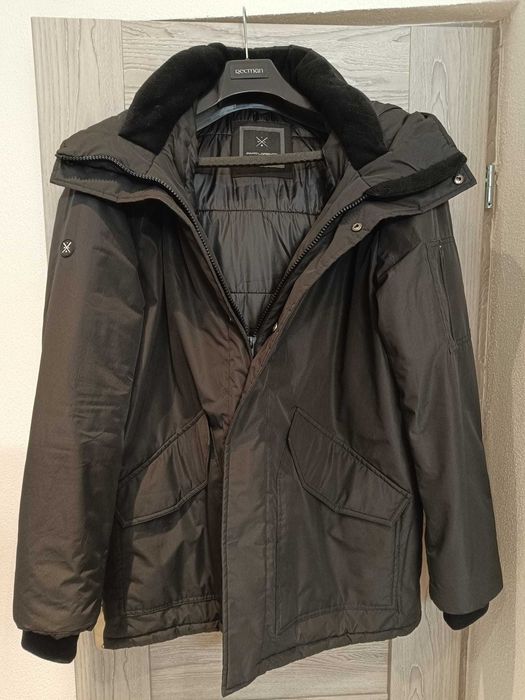 Zimowa kurtka z kapturem czarna - PAKO LORENTE - rozm. 56