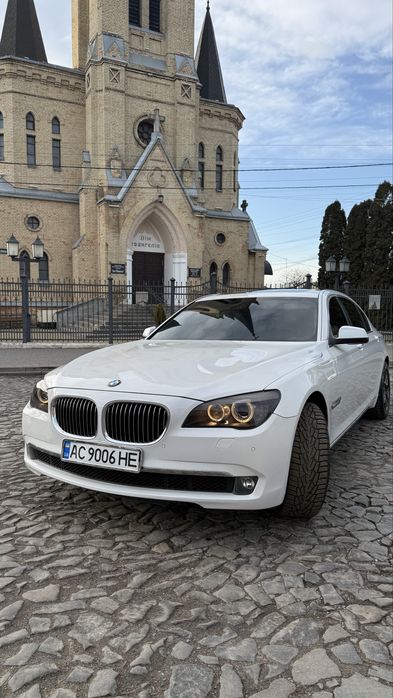 BMW 740. Дуже хороший стан!