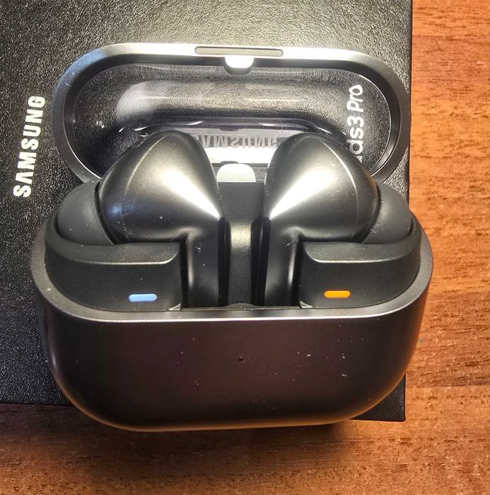 Продам навушники Samsung Calaxy Buds 3 Pro Silver.