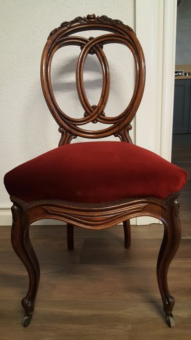 3 pojedyncze piekne krzesła po kapitalnej renowacji tapicerskie