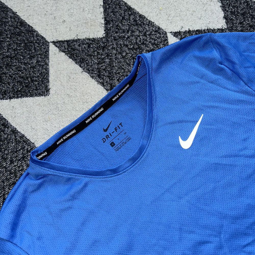 Нова футболка Nike Dri-Fit S