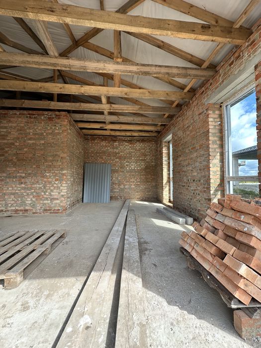 Продам сучасний будинок з гаражем на 6 сотках