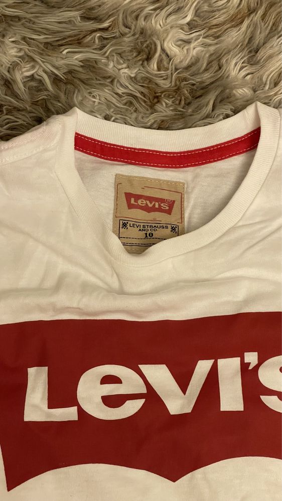 T shirts criança Levi’s - como novas