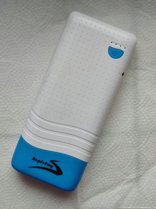 Повер банк  Aspiring з ліхтариком