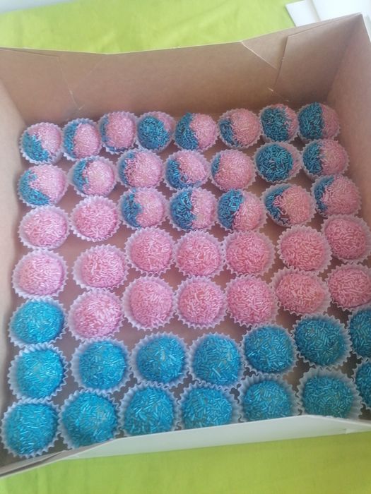 Salgadinhos e doces
