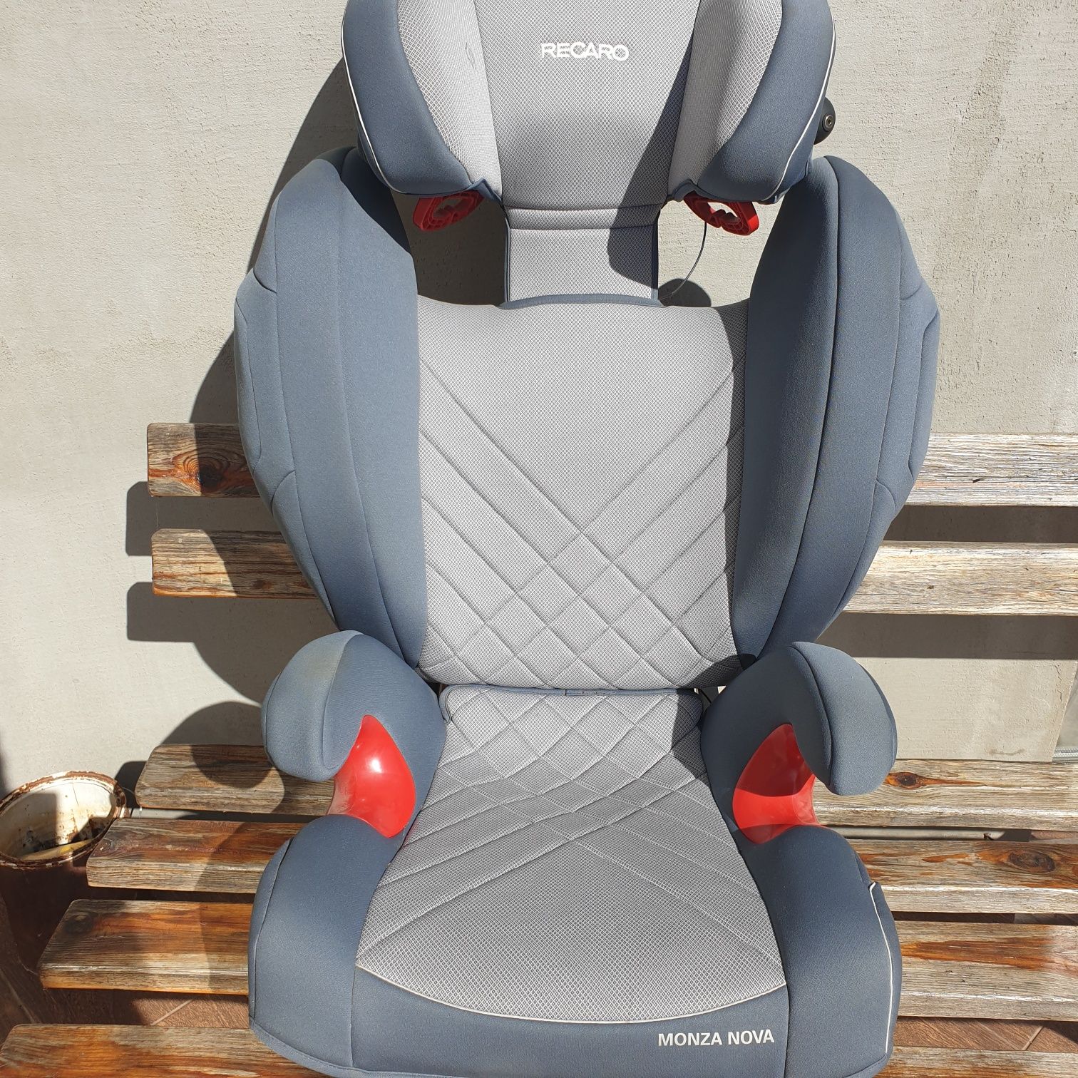 Автокресло детское Recaro Monza Nova