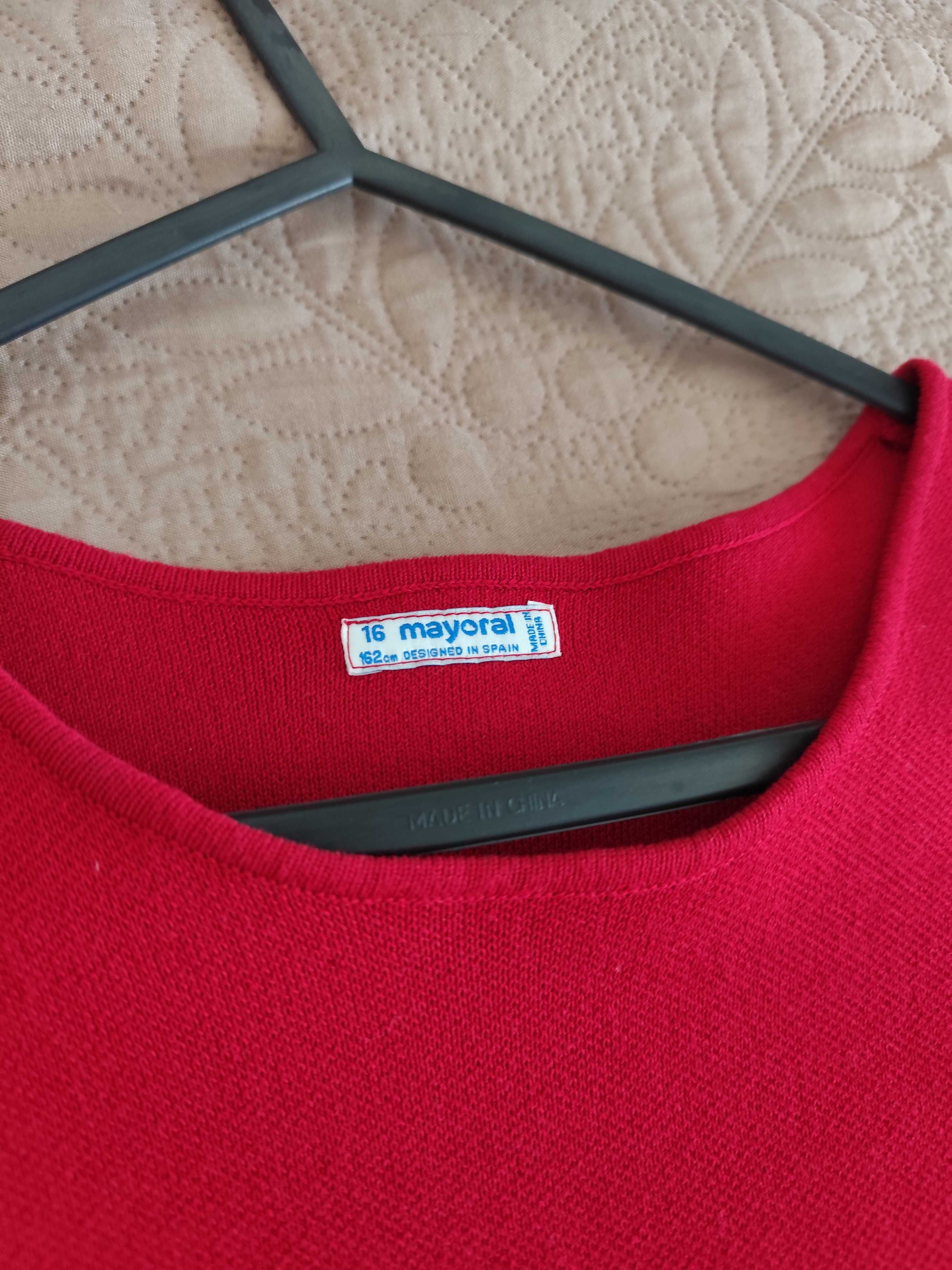 Vende-se vestido de criança