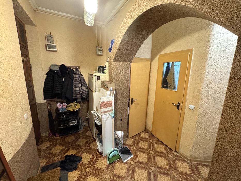 1к центр вул. Штефана Августина