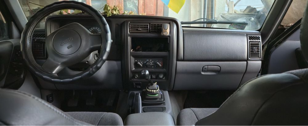 Jeep Cherokее 2,5 td (гріється двигун)