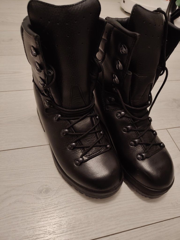 Buty wojskowe zimowe . Mały rozmiar