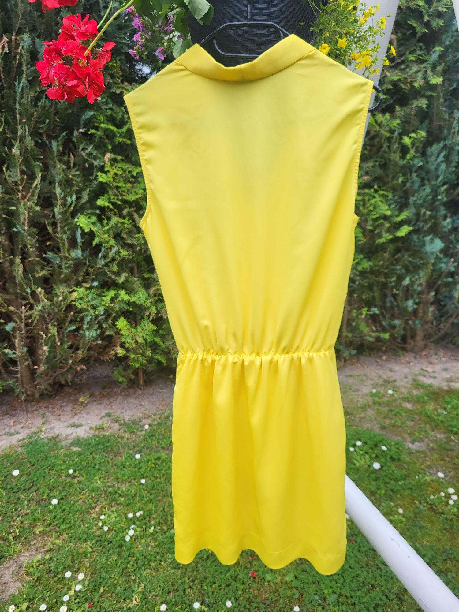 Żółta sukienka Mohito