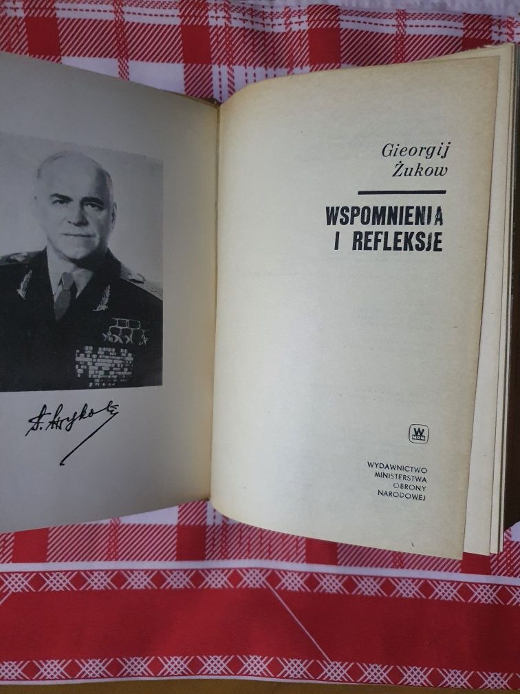 Wspomnienia i refleksje  / Gieorgij Żukow .