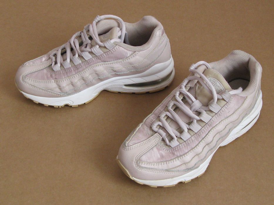 Кроссовки женские Nike Air, размер 36,5