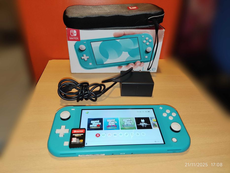 Nintendo Switch Lite com jogo GTA