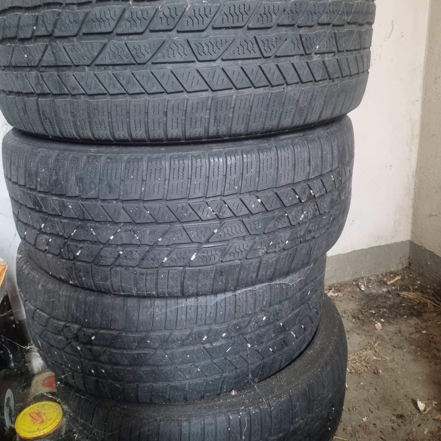 Sprzedam opony 225.40.18