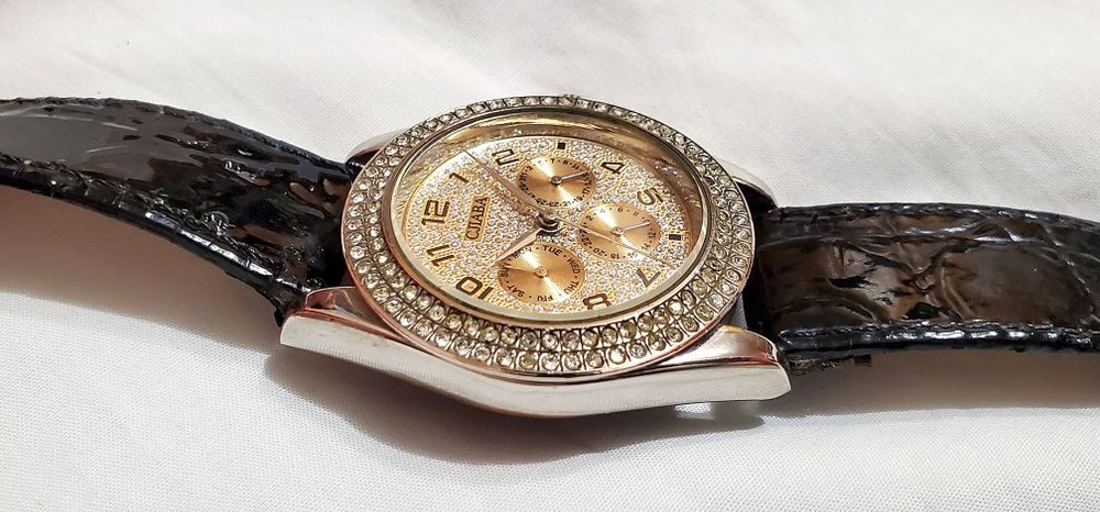 Часы Слава с камнями циферблат механизм с АПЗ марка ссср