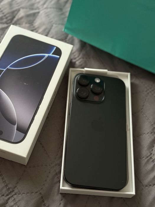 IPhone 16 pro 128 gb black titanium