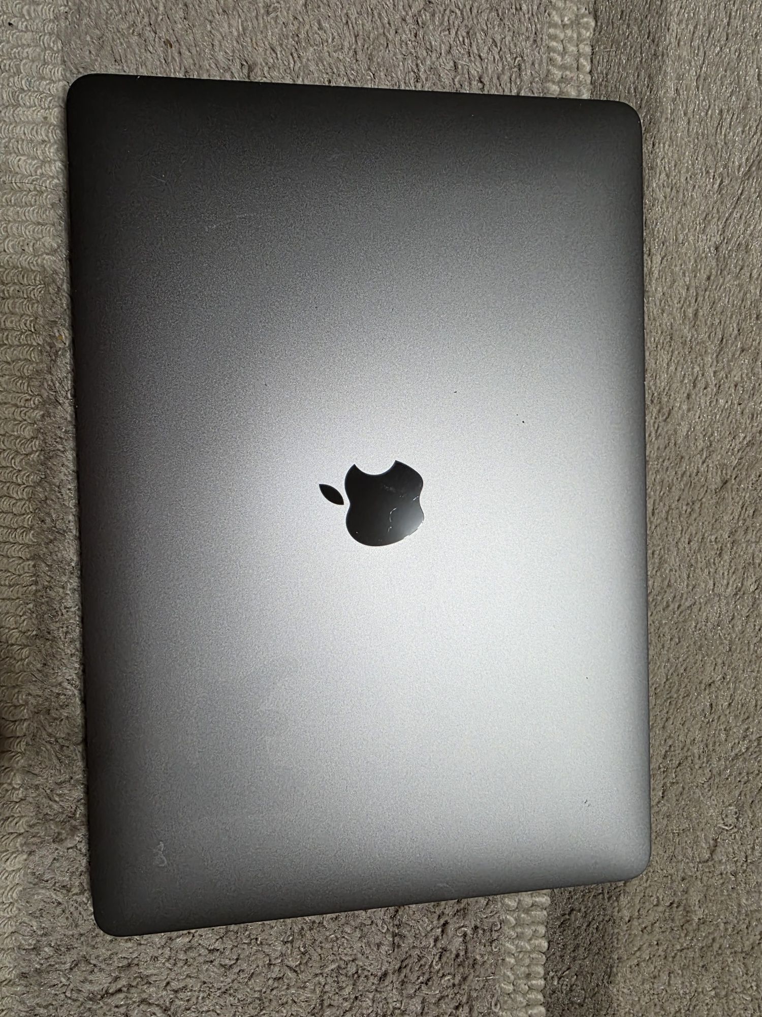MacBook Air A1932 i5/8/128гб 2019р засвіт на екрані