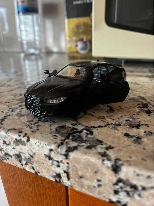 Miniatura BMW M4 CSL
