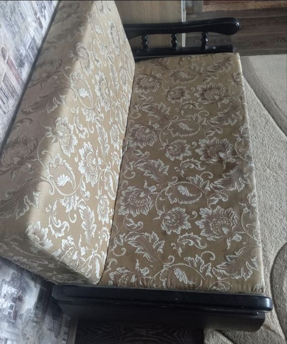 Диван в хорошем состоянии