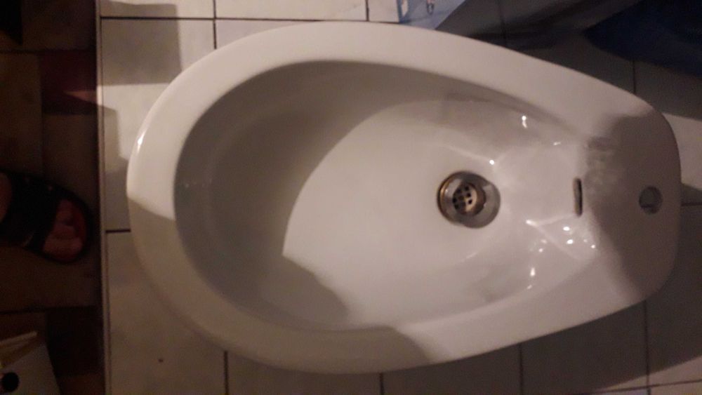 Bidet wolnostojący z baterią