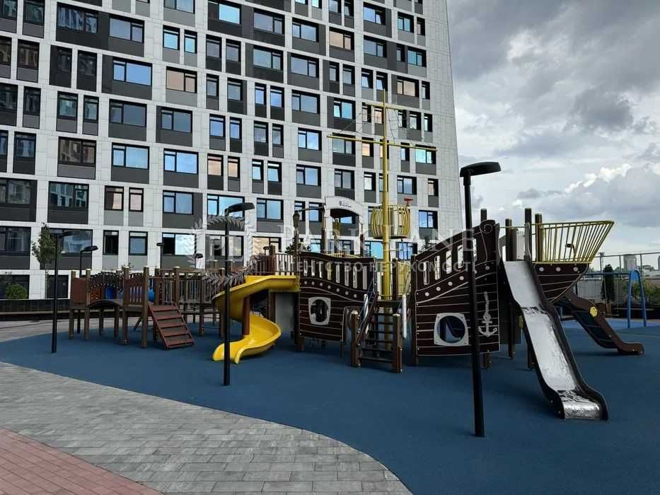 Продаж 2-кімнатної квартири, просп. Перемоги, 11, Шевченківський район