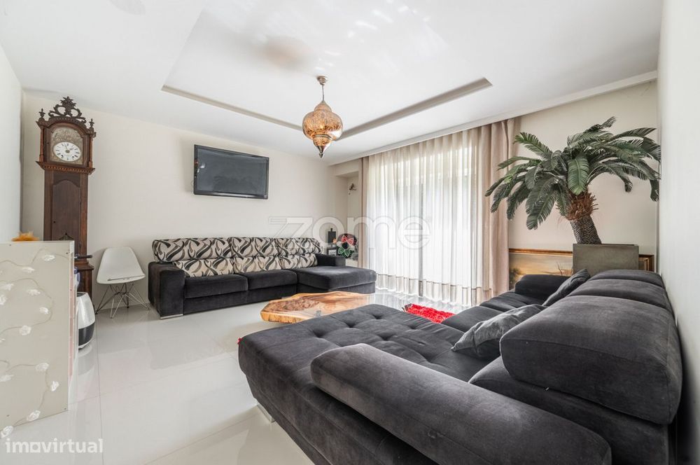 Moradia T3 com piscina e jardim na Maia