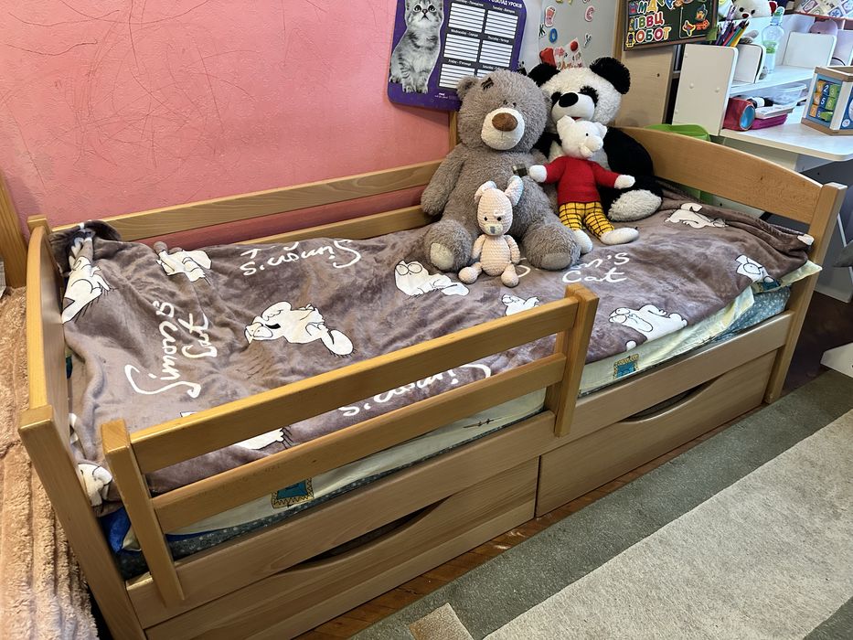 Продам дитяче дерев'яне ліжко