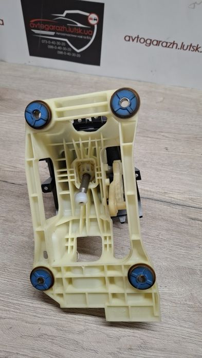 Куліса перемикання передач Kia Ceed сід