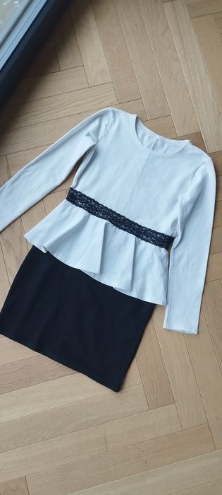 Sukienka wizytowa galowa z długim rękawem baskinką 146