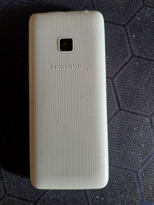 старенький но вполне рабочий SAMSUNG DUOS