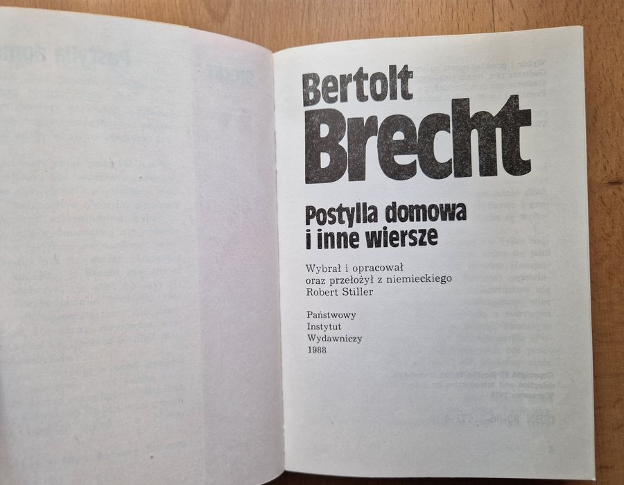 Postylla domowa w przekładzie Roberta Stillera - Bertolt Brecht