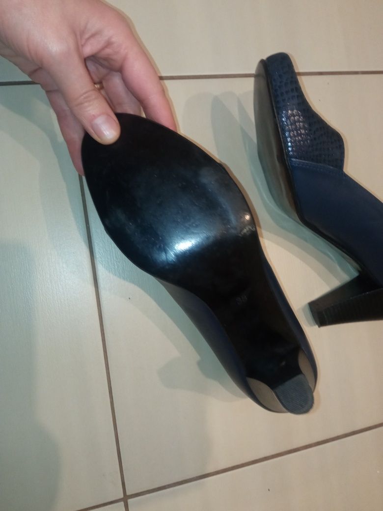 Jak nowe buty damskie skórzane ciżemki. Stan jak nowy