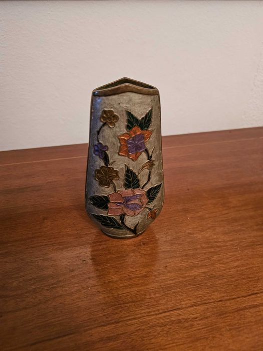 Pequeno vaso cloisonné em latão e esmalte – arte oriental decorativa