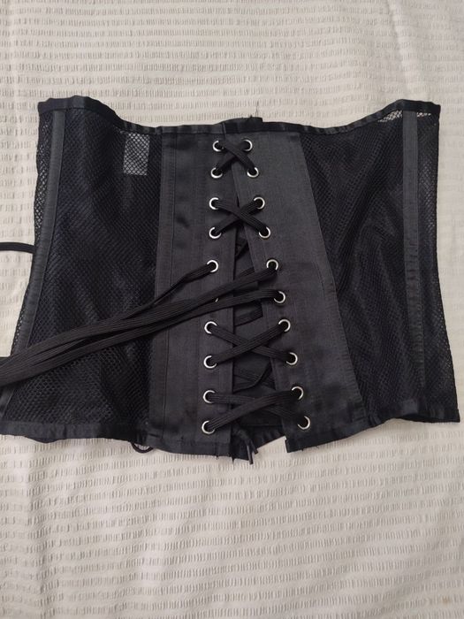 Готичний корсет чорного кольору