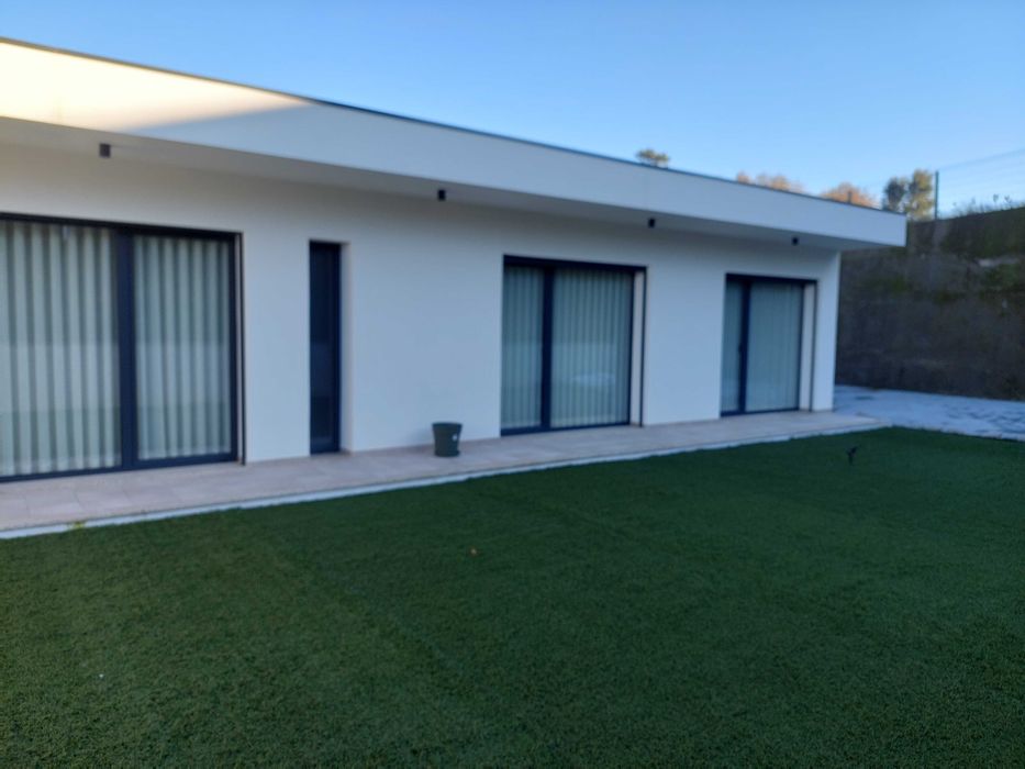 Vendo Moradia Térrea ,Arquitetura Moderna