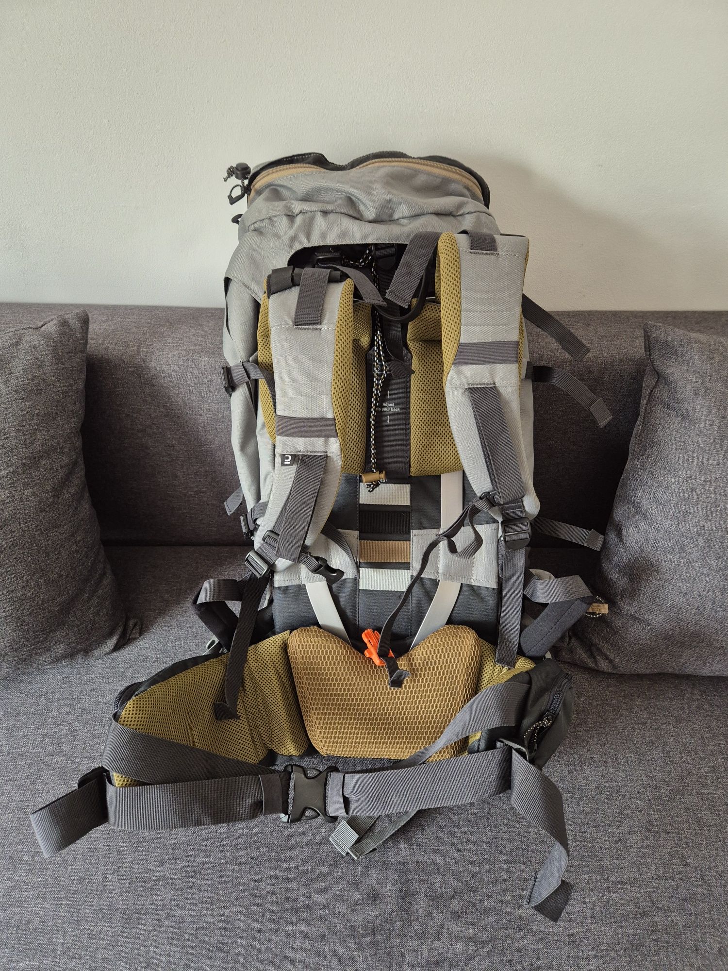 Mochila de Trekking MT900 Symbium - 50+10L
