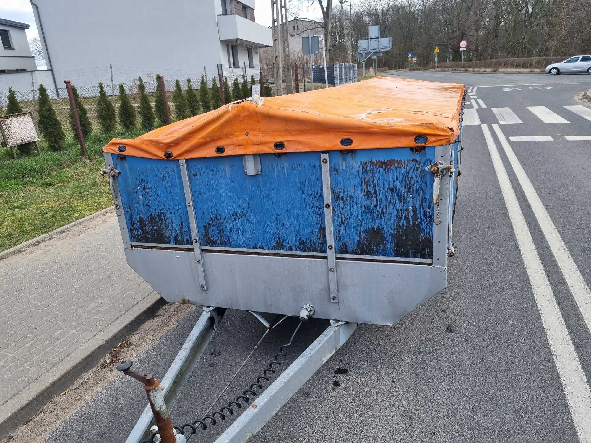 Przyczepa z plandeką z Niemiec DMC 1.6T