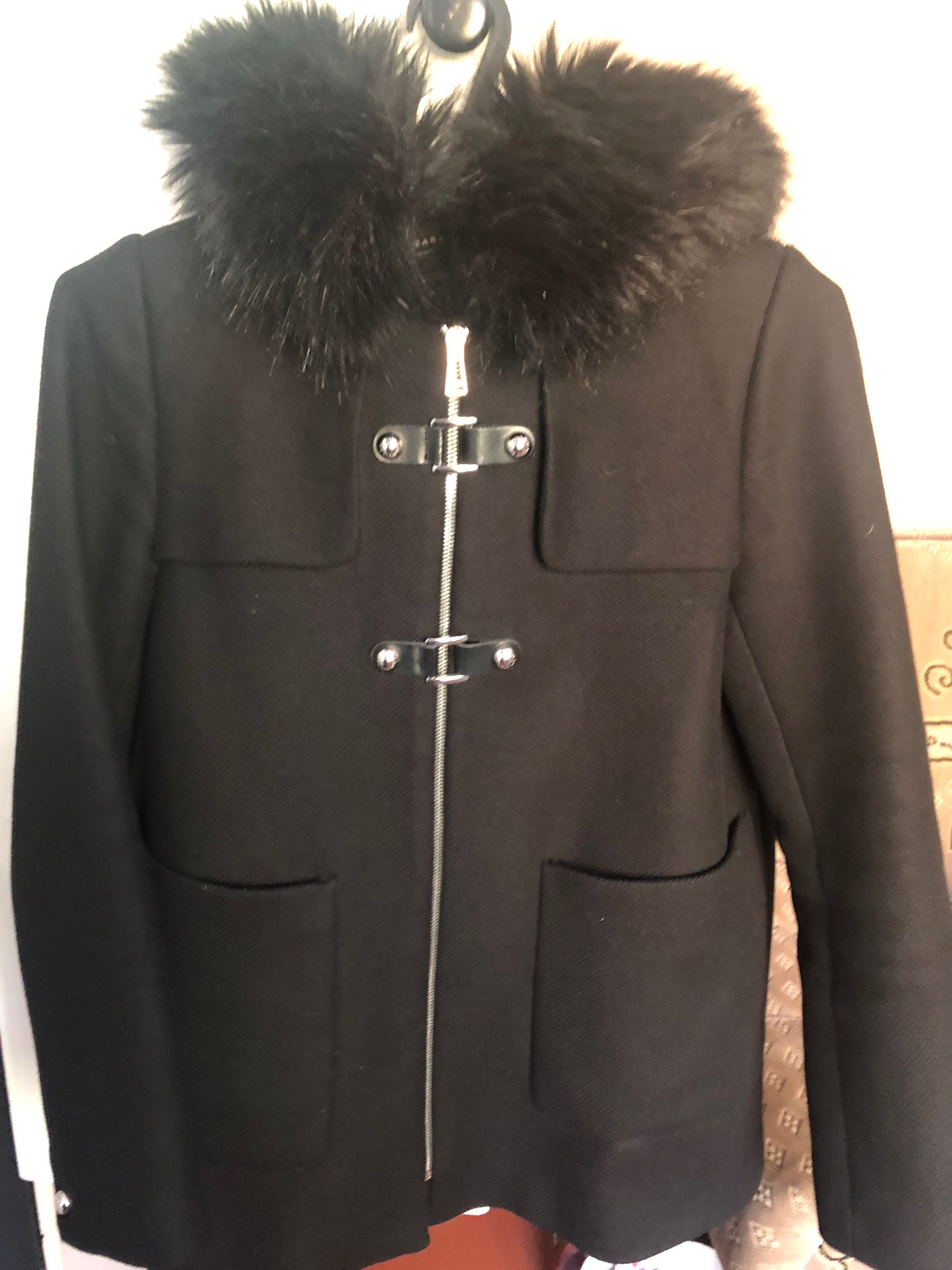 Пальто ZARA, коротке , 70% вовна, куплене в Німеччині , стан - хороший