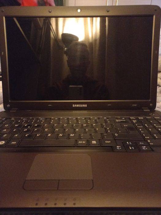Vendo portátil Samsung core !5