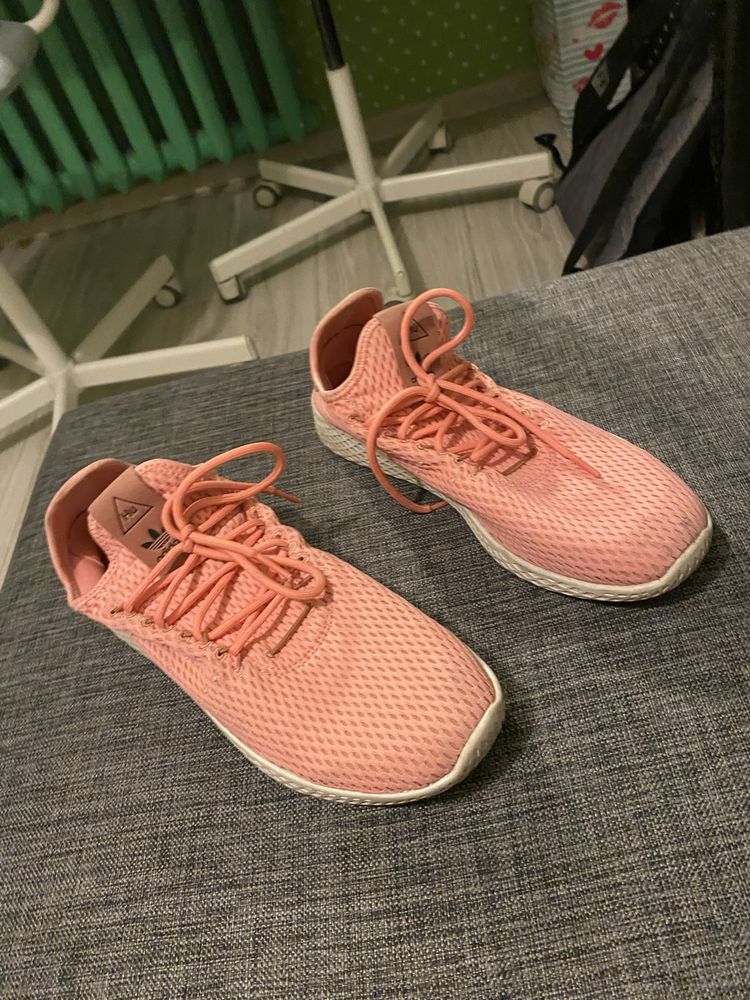 Adidas Pharell williams