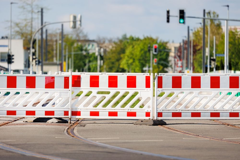 Znaki drogowe bariery zapory  WYNAJEM znaków przyczepy U-26