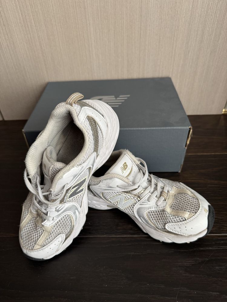 Продам кроссовки New Balance белые 34,5 подростковые для девочки