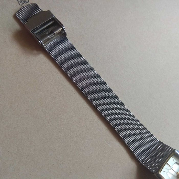 Часы Skagen работает один циферблат